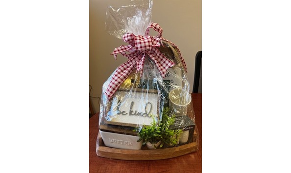 Big image gardener gift basket