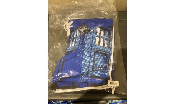 Big image 202401app001   dr. who medium tardis board shorts