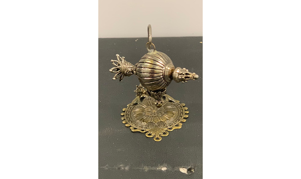 Big image 202308art023   desktop hanging dirrigible