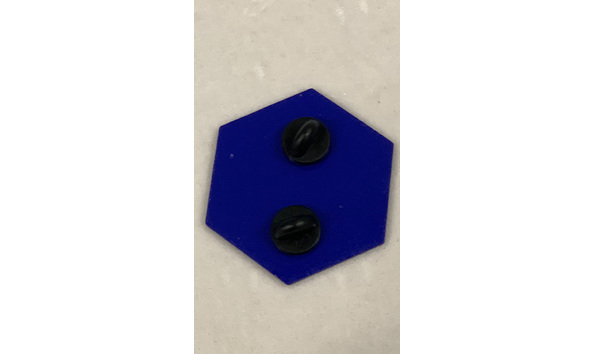 Big image 202309jwy003 2   saltwater tank enamel pin