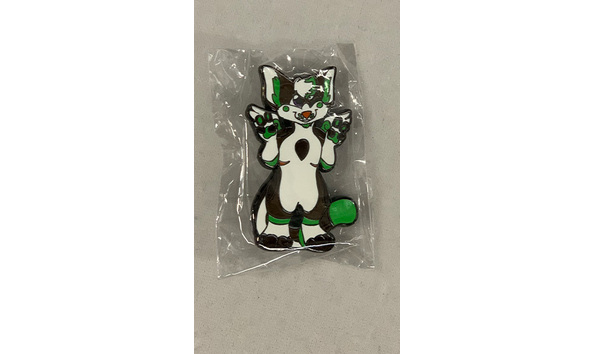 Big image 202309jwy005   thick maned white  black  and green wolf enamel pin