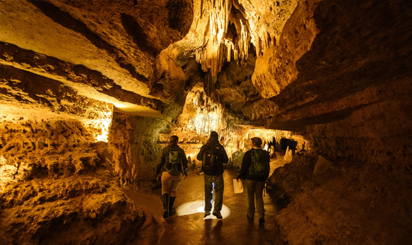 Big image cave of the mounds2