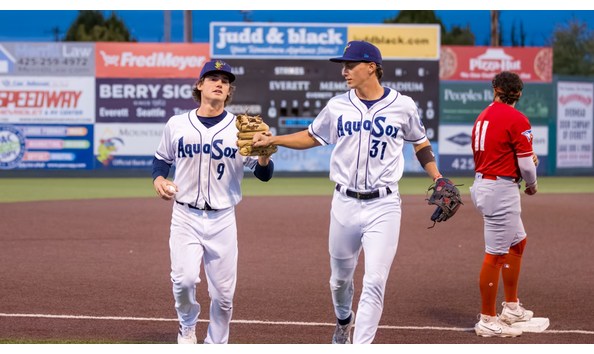 Big image everett aquasox pic 2