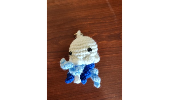 Big image blue   white jellyfish 2