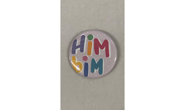 Big image 202309acc003 2   4 pronoun graphic buttons