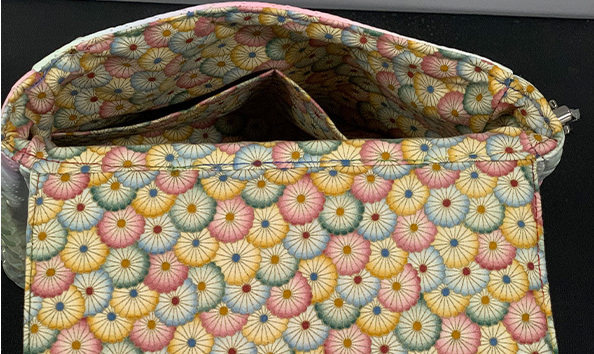 Big image 202404bag001 5   marshmallow quilted vinyl handbag