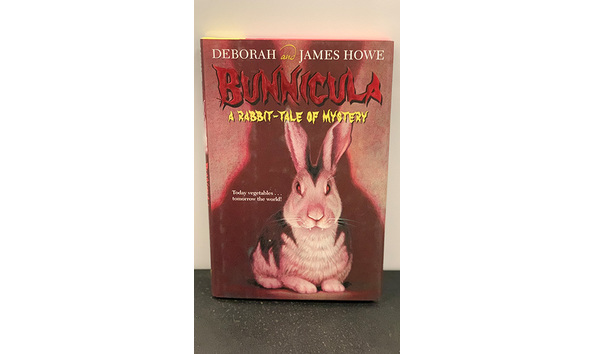 Big image 202404bk009   bunnicula a rabbit tale of mystery book