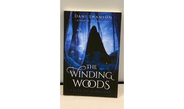 Big image 202311bk007   the winding woods