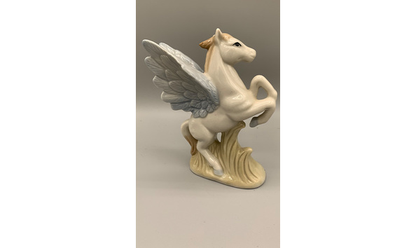 Big image 202304decor001 3   porcelain pegasus figure