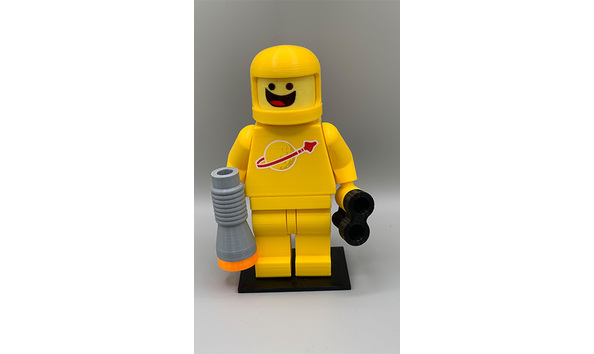 Big image 202404decor003   yellow large lego space guy