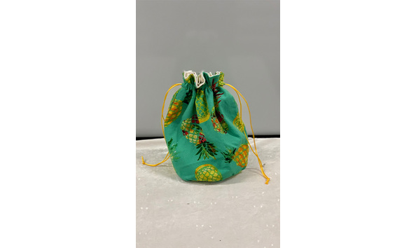Big image 202309game003 2   pineapple dice bag