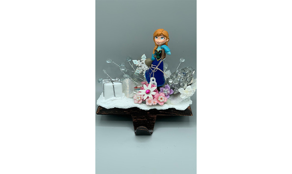 Big image 202304hol005 5   frozen s anna stocking holder