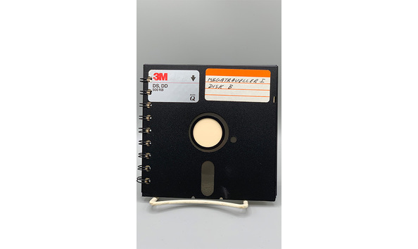 Big image 202403stat001   1980s floppy disk notebook