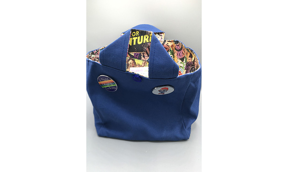 Big image 202204bag001   doctor who comics bag   pins