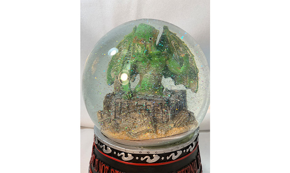 Big image 202405decor0025   light up cthulhu water globe