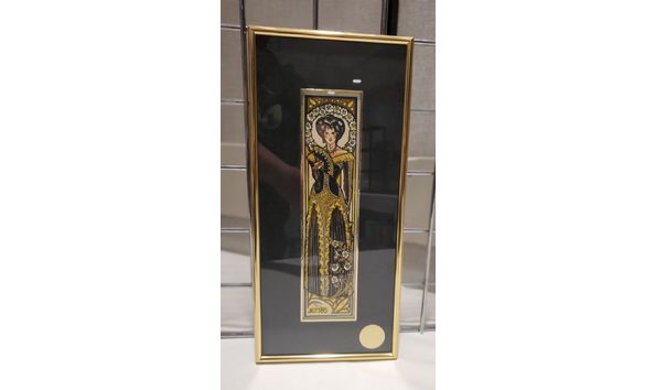 Big image victorian lady