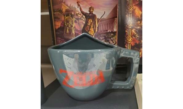 Big image zelda hyrule mug back