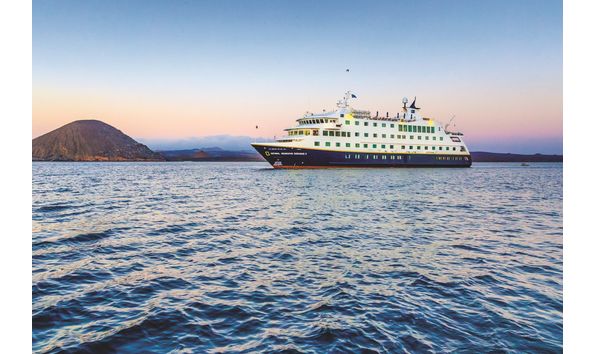 Big image lex ship ng endeavour ii exterior enii 072