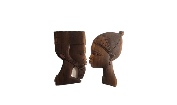 Big image male and female carved king and queen