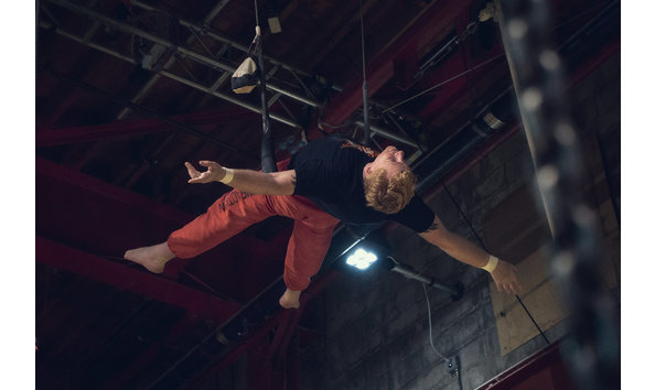 Big image vickygood photography streb trapeze20