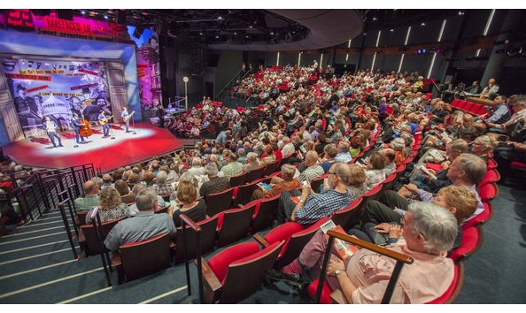 Big image alleytheatre hubbardstage patrons 177  1 