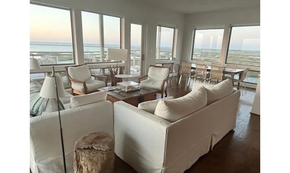 Big image big image image0