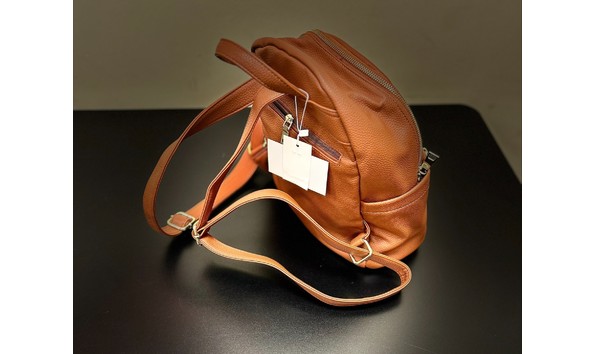 Big image back of purse