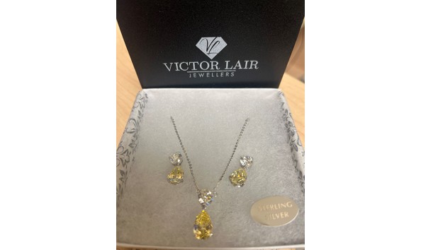 Big image necklace set