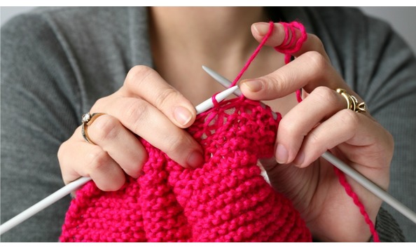 Big image woman knitting 1