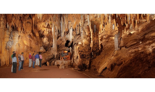 Big image luray caverns stalacpipe organ horizontal w people