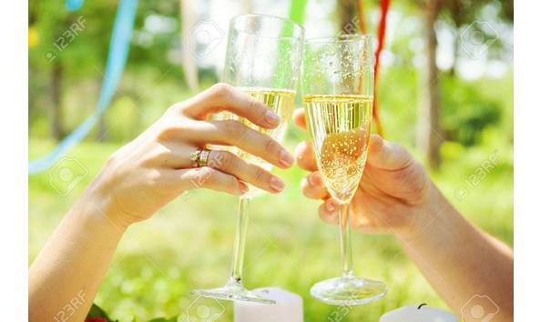 Big image tbe 2018   toasting champagne glasses