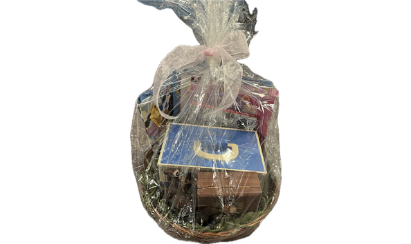 Big image  41 tony   daphne grybush gift basket   for the love of horses.jpg