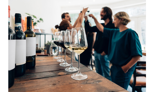 Big image wine tasting