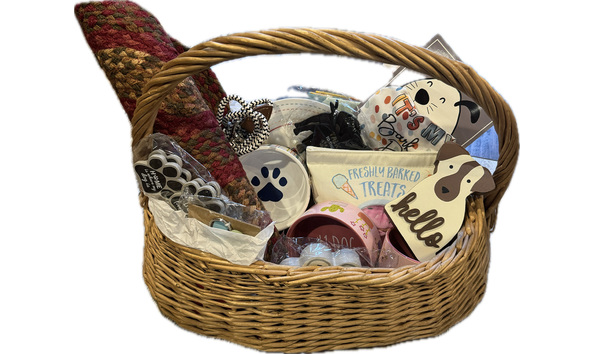 Big image  70 bobbie cercone   dog lovers basket