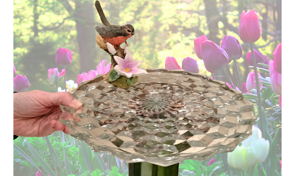 Big image gaedke glass yard art close up