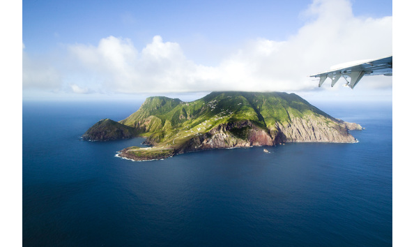 Big image saba air view20050731cees timmers2748