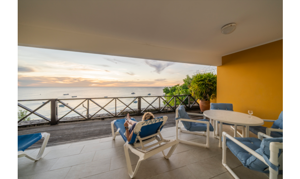 Big image junior outside