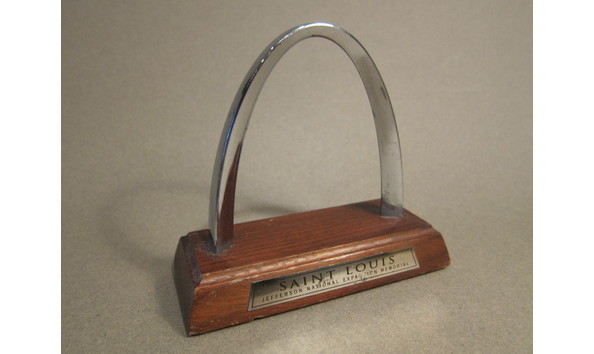 Big image 30.01 gateway memorial arch medium