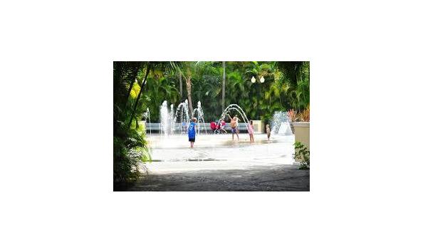 Big image zoo fountain