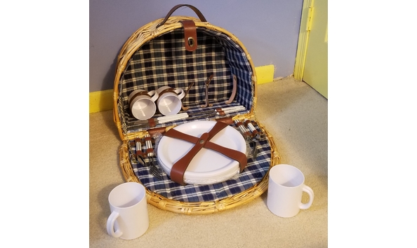 Big image picnic basket open