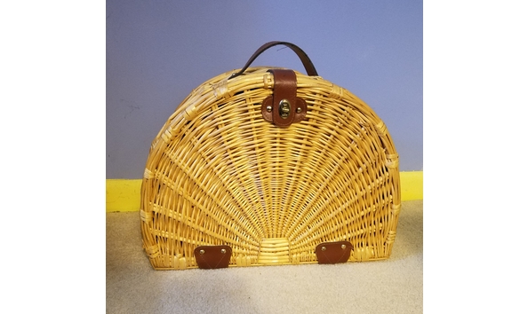 Big image picnic basket closed