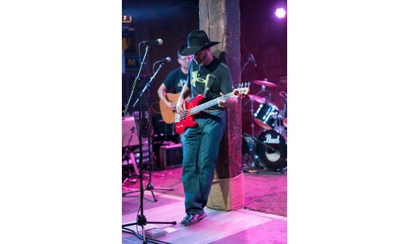 Big image dave guitar