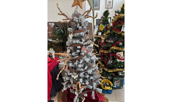 Big image traditional christmas   woodsy