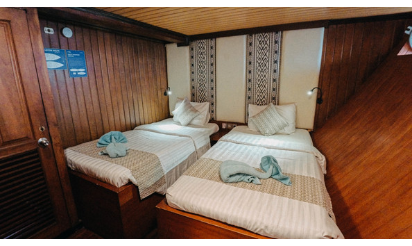 Big image twin bed lower deck ss6