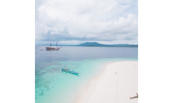 Big image tiare . water