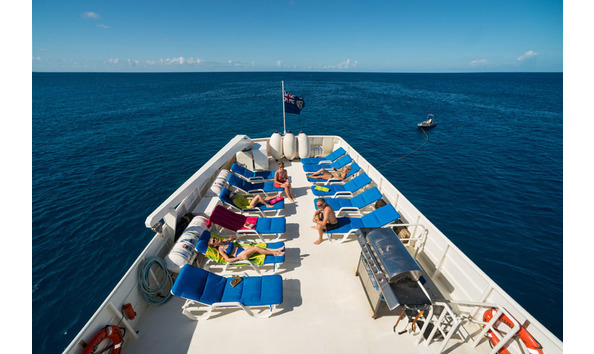 Big image sun deck turks and caicos explorer 2 explorer ventures liveaboard diving