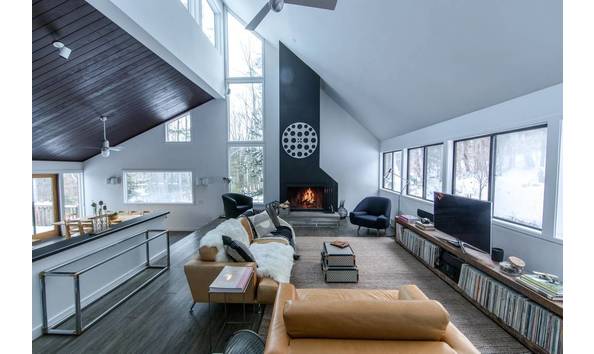 Big image phonecia 2