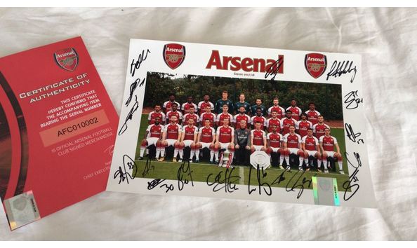 Big image signed arsenal pic 2