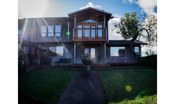 Big image christopher creek front courtyard