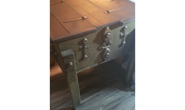 Big image circle p antique chest 2